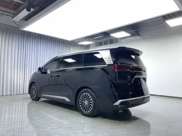 2024 Denza D9 с пробегом 49 000 км