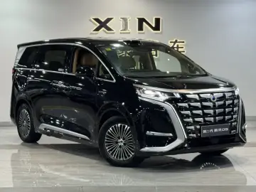 2026 Denza D9 с пробегом 100 км
