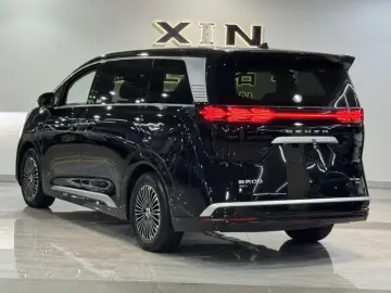 2026 Denza D9 с пробегом 100 км