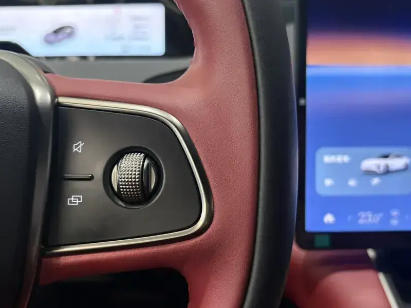 2025 Exeed Exlantix ES с пробегом 11 000 км