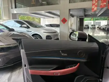 2025 Exeed Exlantix ES с пробегом 11 000 км
