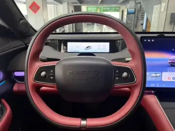 2025 Exeed Exlantix ES с пробегом 11 000 км