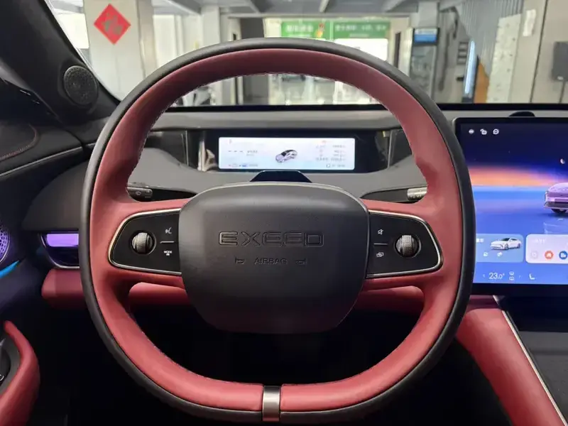 2025 Exeed Exlantix ES с пробегом 11 000 км