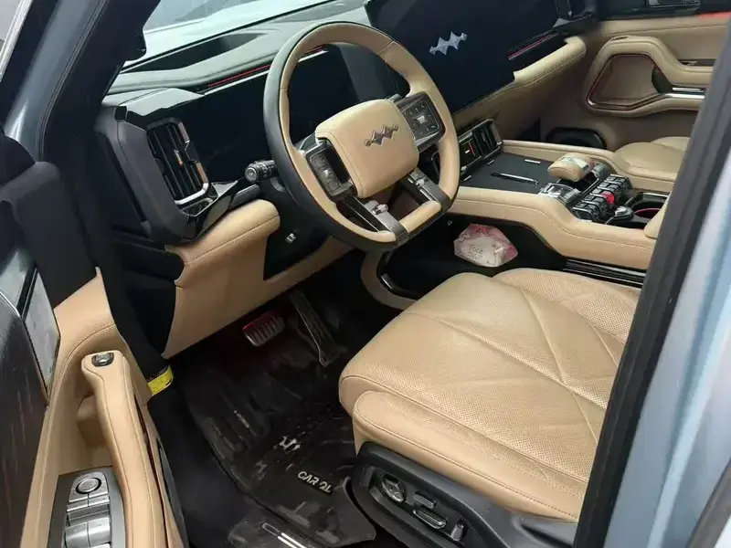 2025 BYD FangChengBao Leopard 8 с пробегом 57 000 км