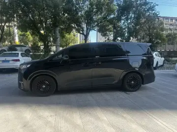 2024 Denza D9 с пробегом 62 000 км