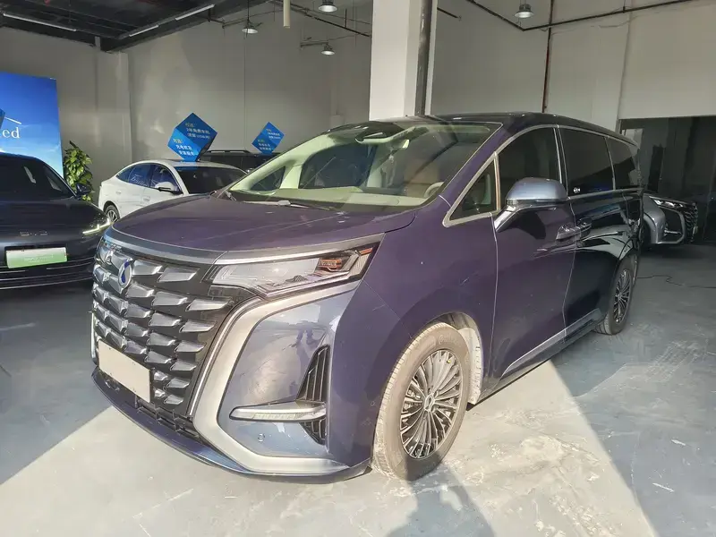 2022 Denza D9 с пробегом 30 000 км