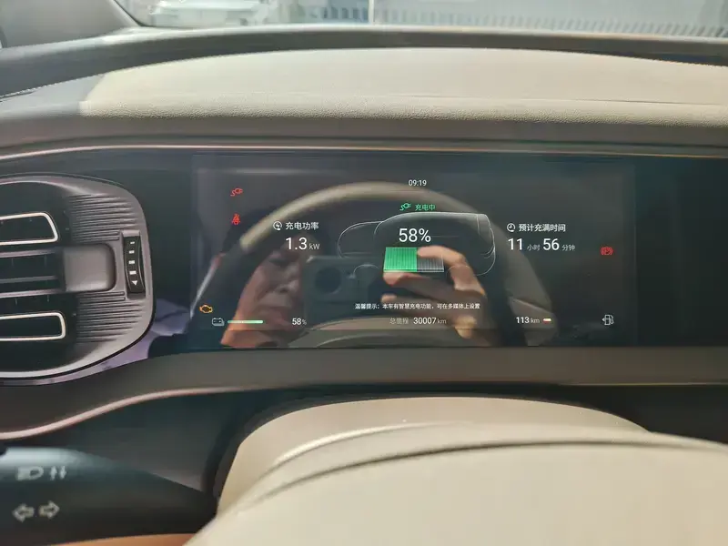2022 Denza D9 с пробегом 30 000 км