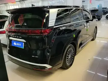 2024 Denza D9 с пробегом 43 000 км