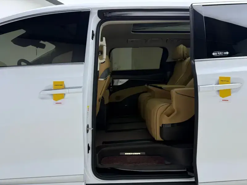 2024 Denza D9 с пробегом 49 700 км