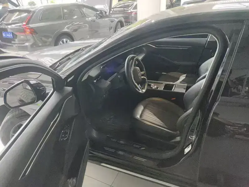 2025 Ford Mondeo с пробегом 24 000 км