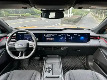 2024 Ford Mondeo с пробегом 25 000 км