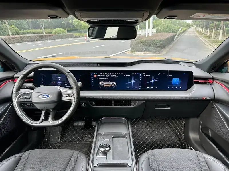 2024 Ford Mondeo с пробегом 25 000 км
