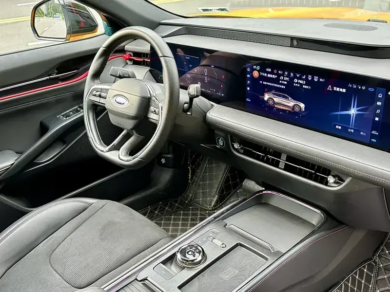 2024 Ford Mondeo с пробегом 25 000 км
