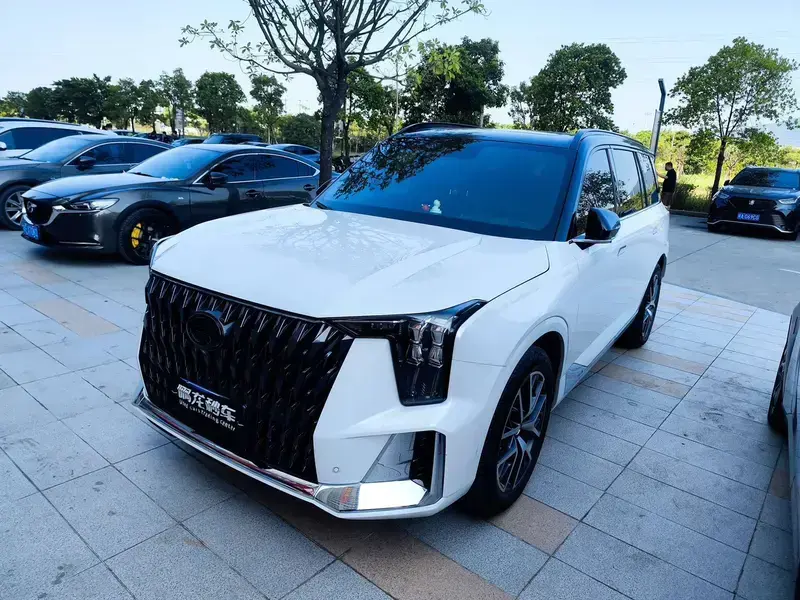 2022 GAC Trumpchi GS8 с пробегом 28 200 км