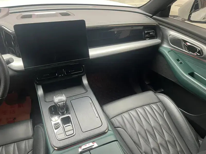 2022 GAC Trumpchi GS8 с пробегом 20 000 км