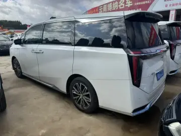 2023 GAC Trumpchi M8 с пробегом 100 000 км