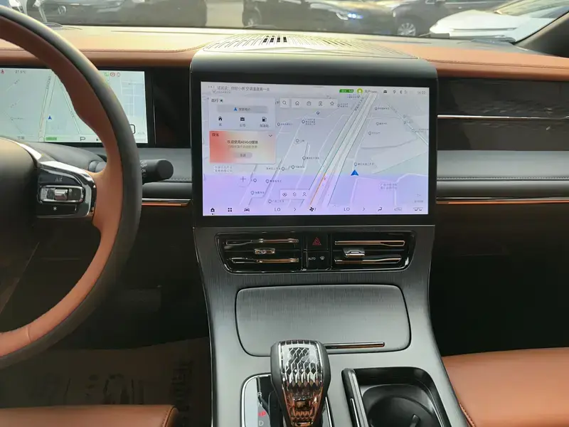 2026 GAC Trumpchi M8 с пробегом 16 000 км