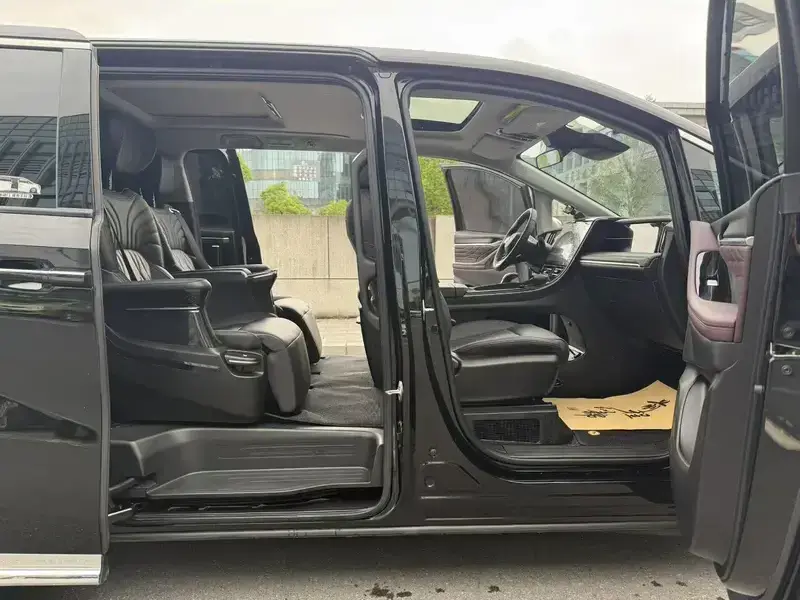2024 GAC Trumpchi M8 с пробегом 53 000 км