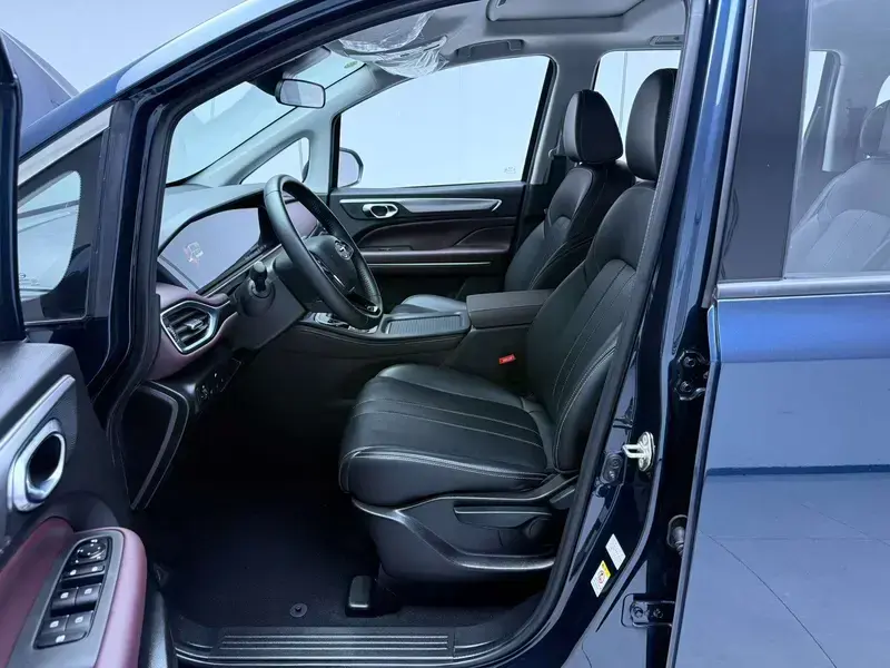 2021 GAC Trumpchi M6 с пробегом 600 км