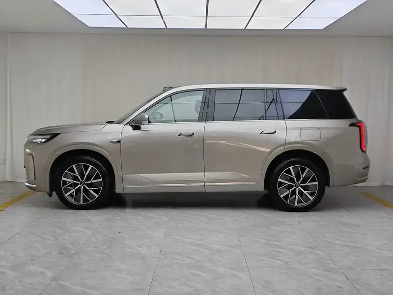 2025 GAC Trumpchi S9 с пробегом 13 500 км