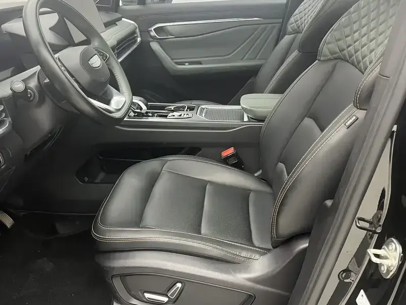 2023 Geely Haoyue L с пробегом 21 000 км