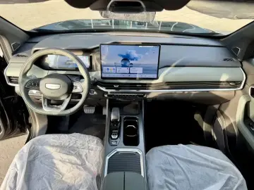 2024 Geely Haoyue L с пробегом 3 000 км