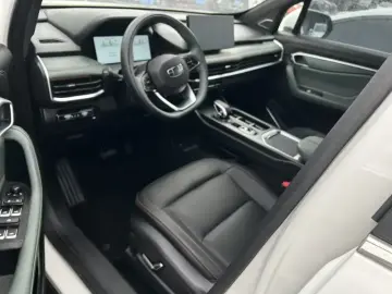 2023 Geely Haoyue L с пробегом 56 000 км