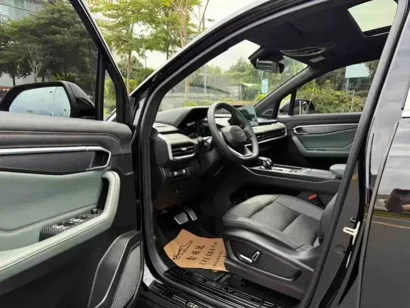 2023 Geely Haoyue L с пробегом 44 000 км