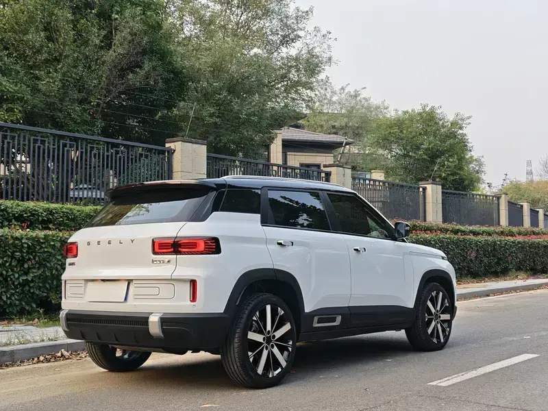 2023 Geely Icon с пробегом 23 800 км