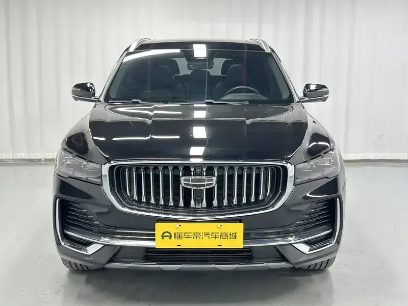 2024 Geely Monjaro с пробегом 14 000 км