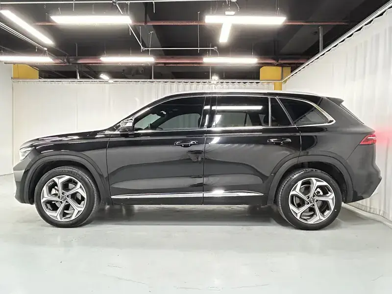 2024 Geely Monjaro с пробегом 14 000 км