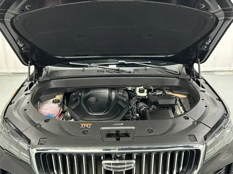 2024 Geely Monjaro с пробегом 14 000 км