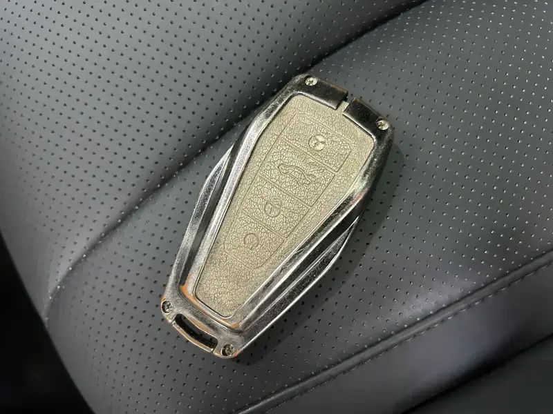 2024 Geely Monjaro с пробегом 14 000 км
