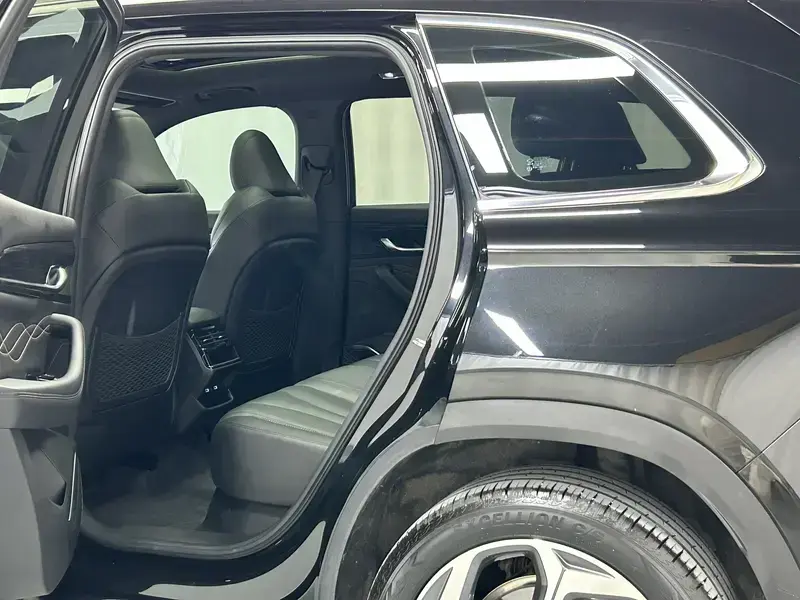 2024 Geely Monjaro с пробегом 14 000 км