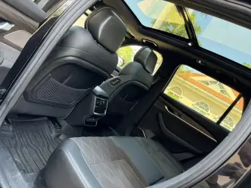 2025 Geely Monjaro с пробегом 22 000 км