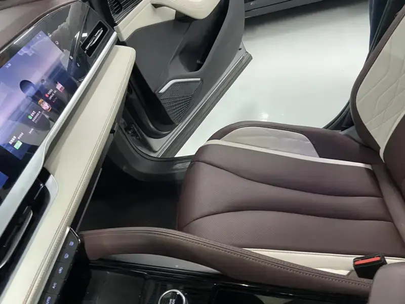 2024 Geely Monjaro с пробегом 22 000 км