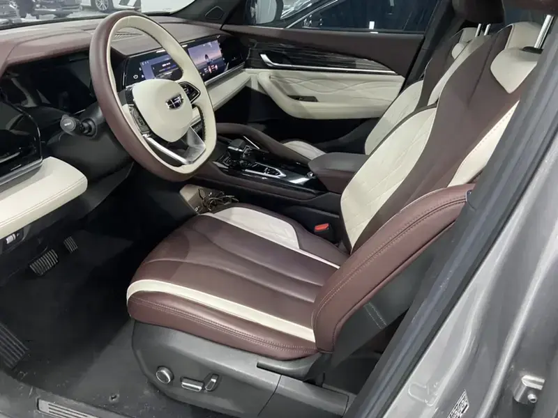 2024 Geely Monjaro с пробегом 22 000 км