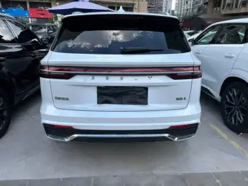 2024 Geely Monjaro с пробегом 18 300 км