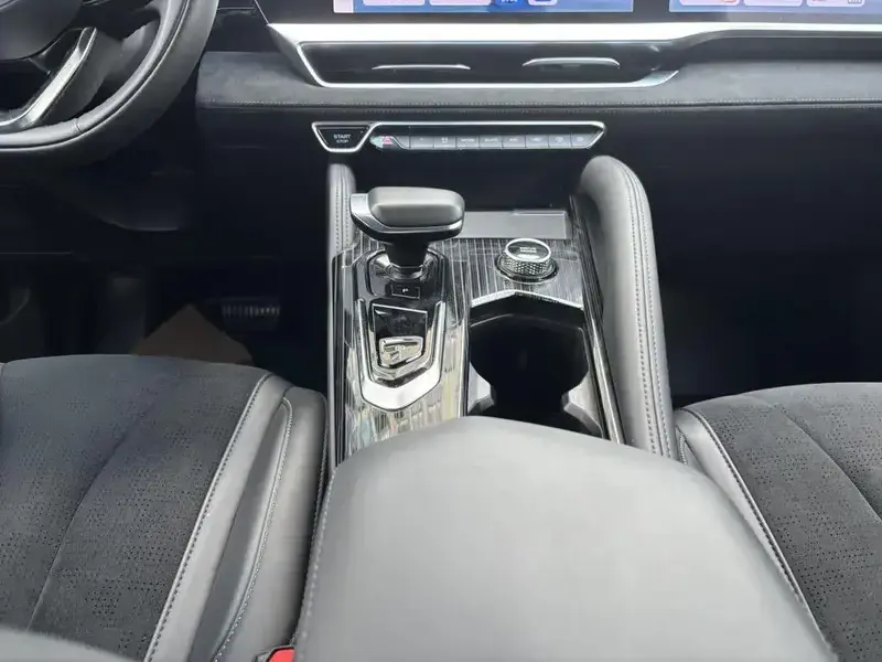2024 Geely Monjaro с пробегом 18 300 км