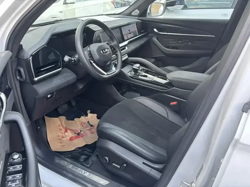 2024 Geely Monjaro с пробегом 18 300 км