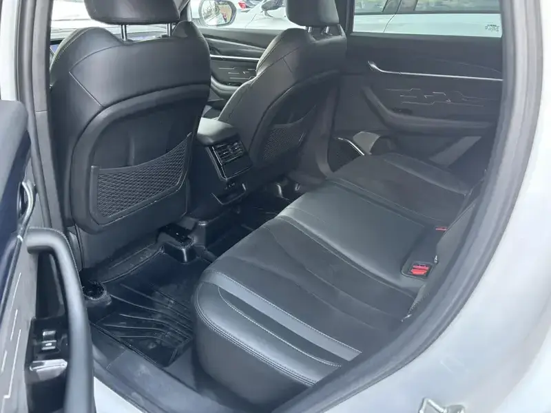2024 Geely Monjaro с пробегом 18 300 км