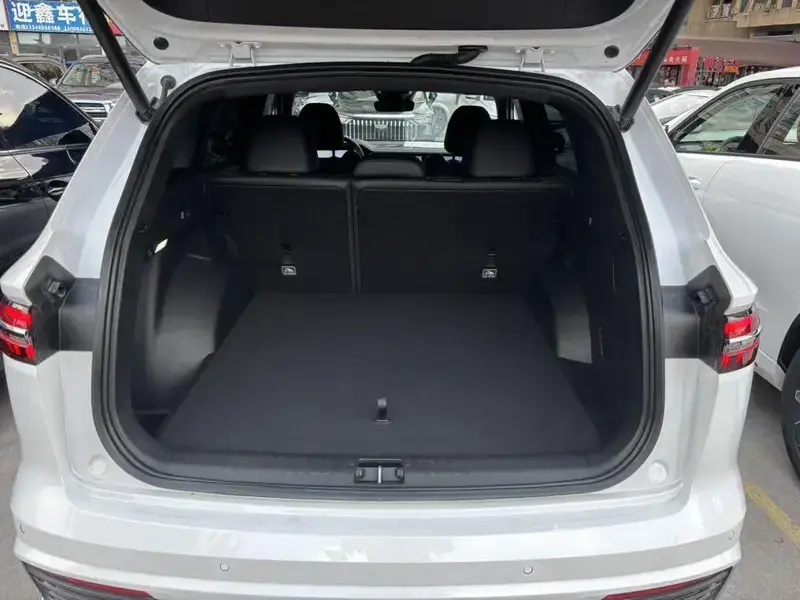 2024 Geely Monjaro с пробегом 18 300 км