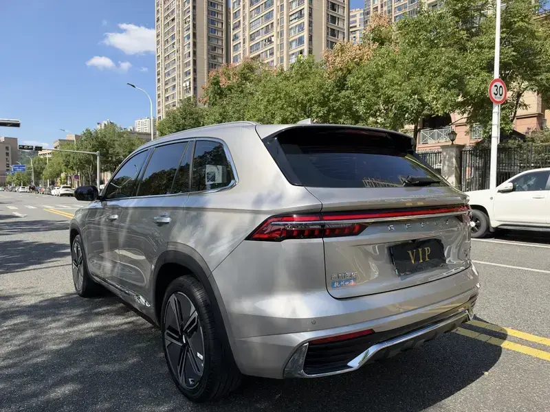 2026 Geely Monjaro с пробегом 2 000 км