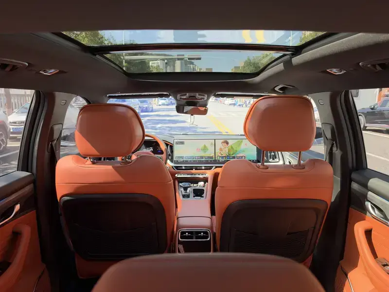 2026 Geely Monjaro с пробегом 2 000 км