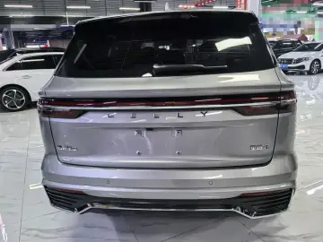 2024 Geely Monjaro с пробегом 21 000 км