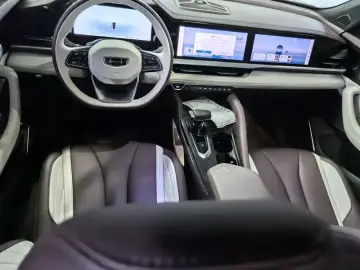 2024 Geely Monjaro с пробегом 21 000 км