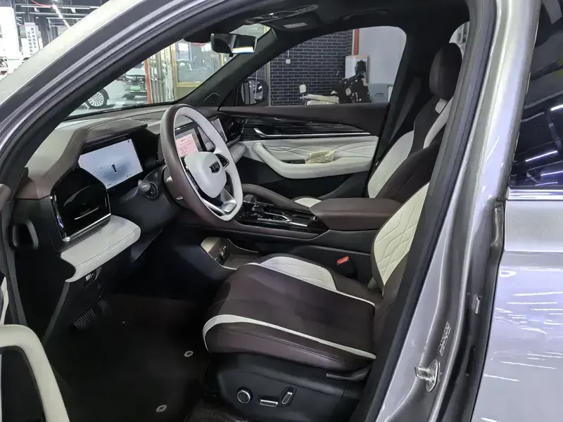 2024 Geely Monjaro с пробегом 21 000 км