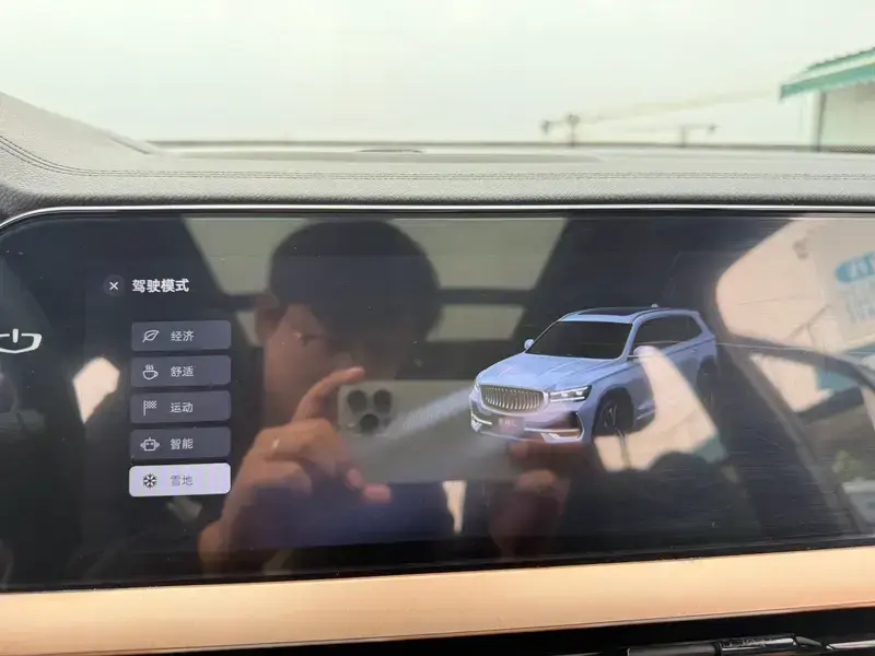 2021 Geely Monjaro с пробегом 40 000 км