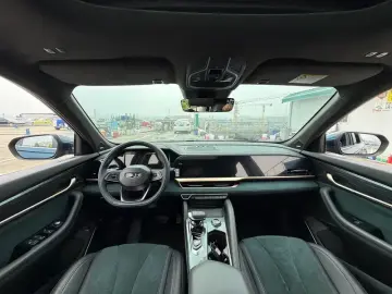 2021 Geely Monjaro с пробегом 40 000 км