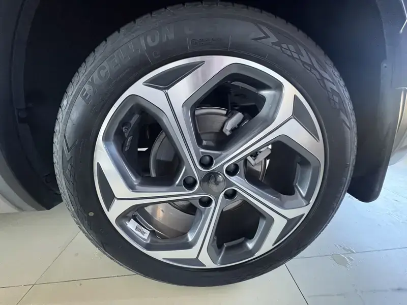 2024 Geely Monjaro с пробегом 44 000 км